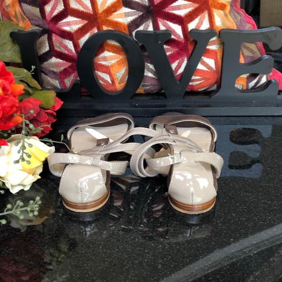 AGL Sandals - Picture 3 of 4